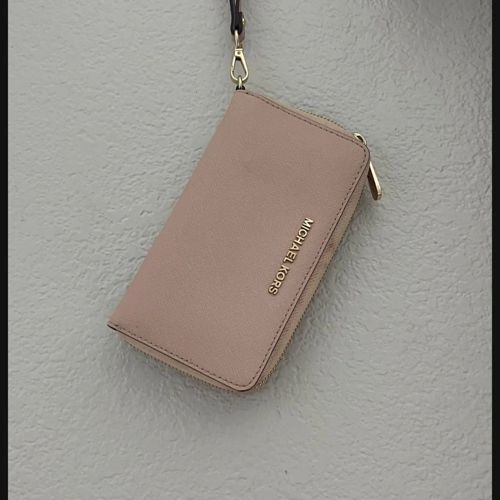 - Michael Kors Pink Wristlet Wallet - Picture 2 of 3
